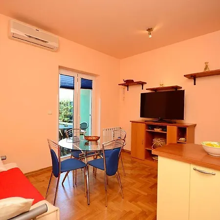 Blazenka 1154 Apartman Póla